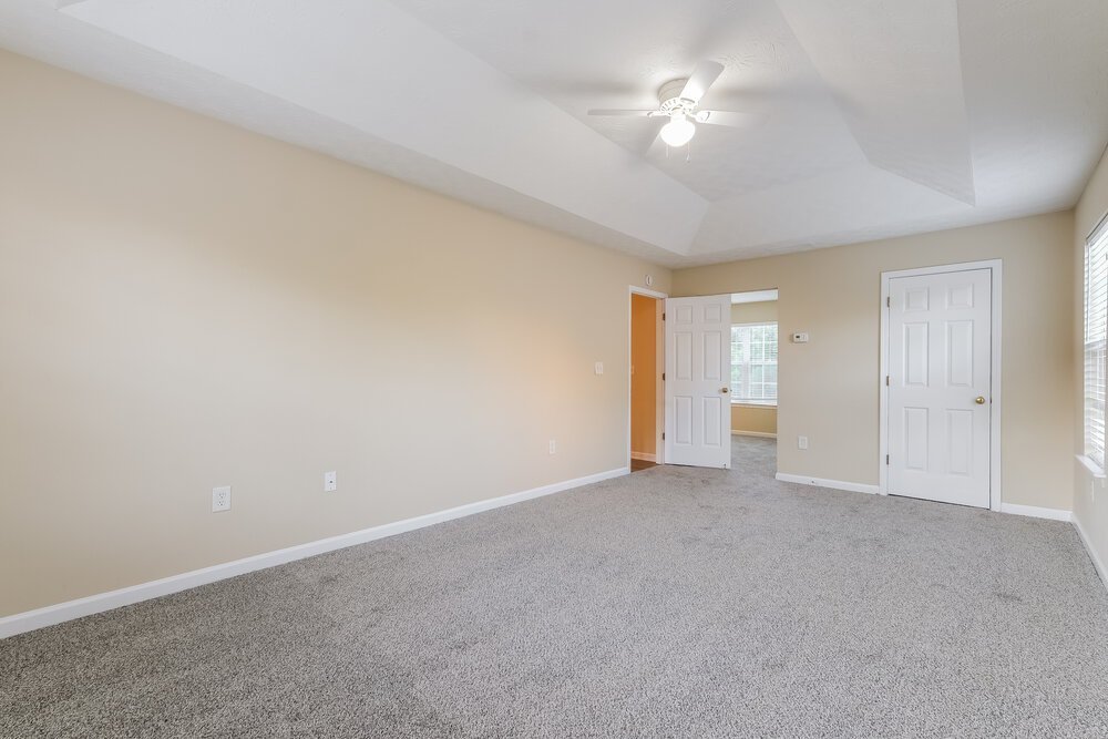 4-Bed Rental on 4065 Crescent Walk photo 11