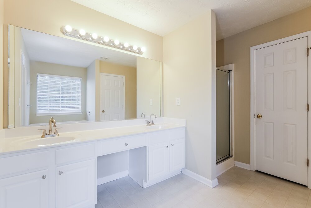 4-Bed Rental on 4065 Crescent Walk photo 12