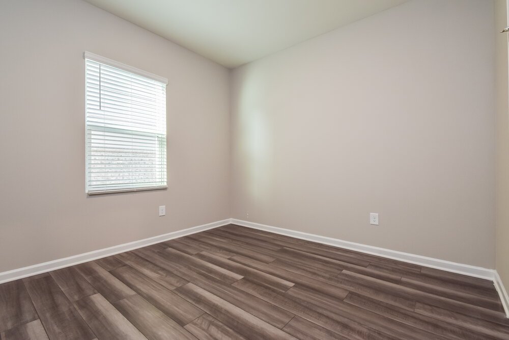 4-Bed Rental on 570 Knightsbridge Lane photo 12