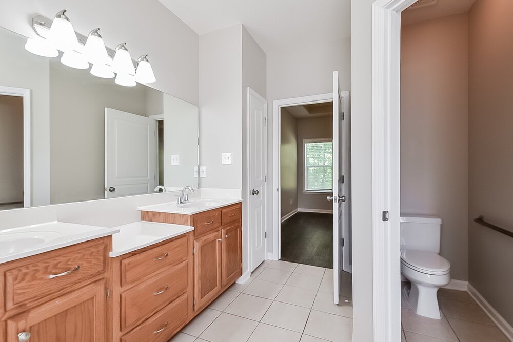 3-Bed Rental on 2007 Westwind Dr photo 12