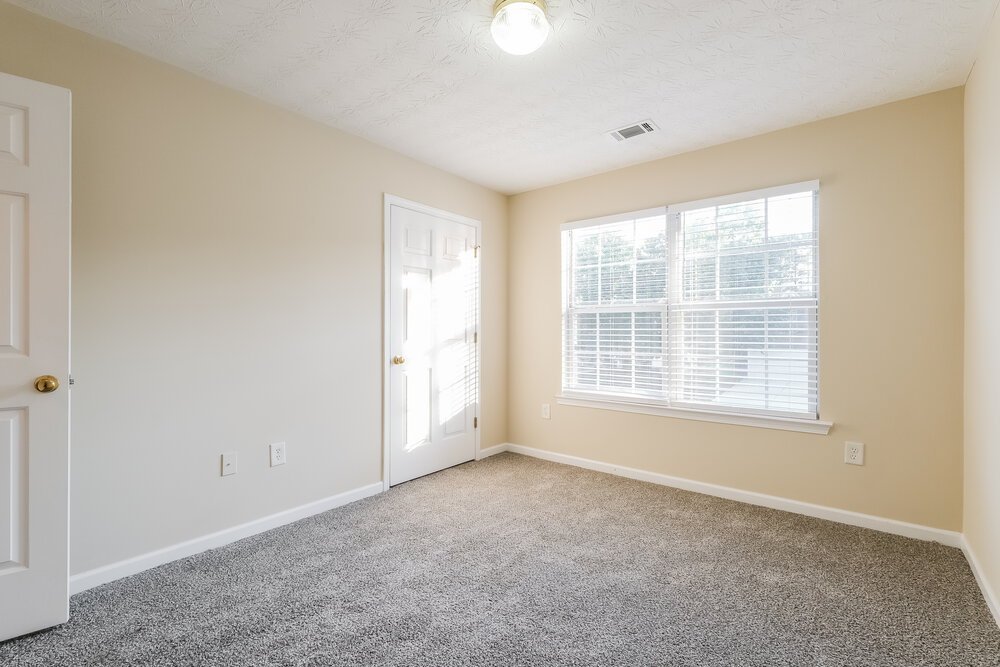 4-Bed Rental on 4065 Crescent Walk photo 13