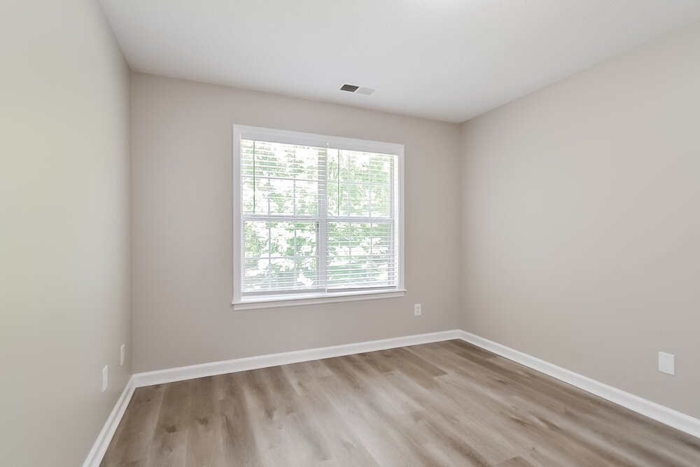 3-Bed Rental on 2007 Westwind Dr photo 13