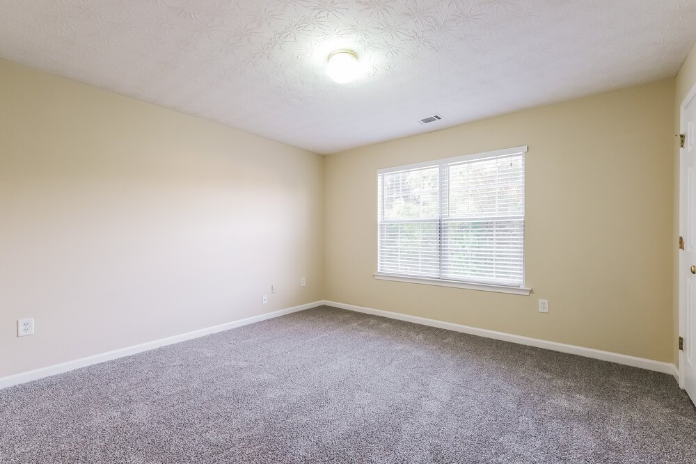 4-Bed Rental on 4065 Crescent Walk photo 14