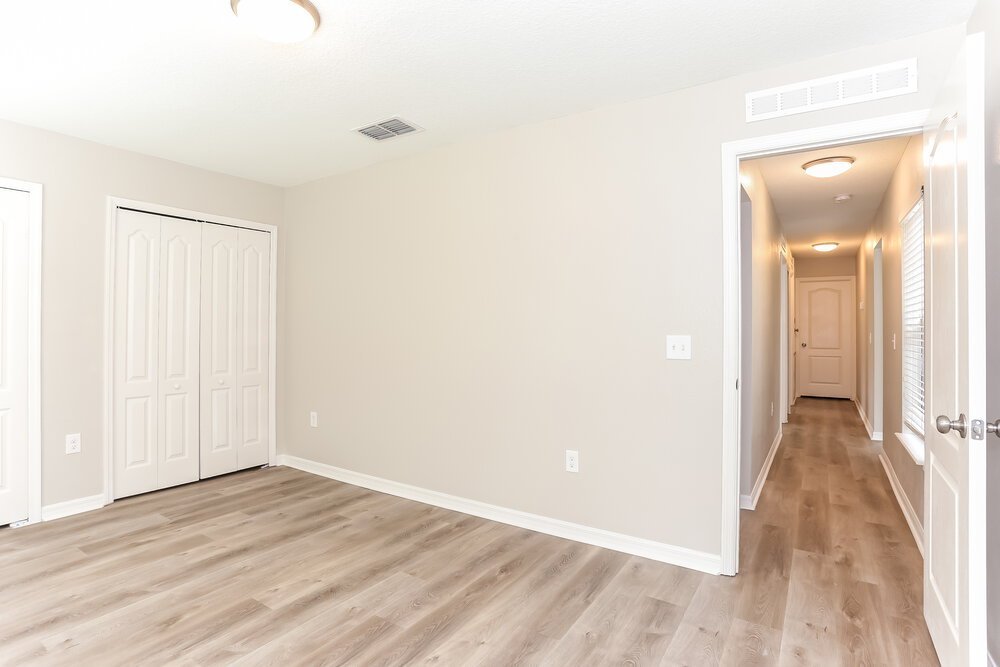 4-Bed Rental on 97122 Yorkshire Dr photo 15