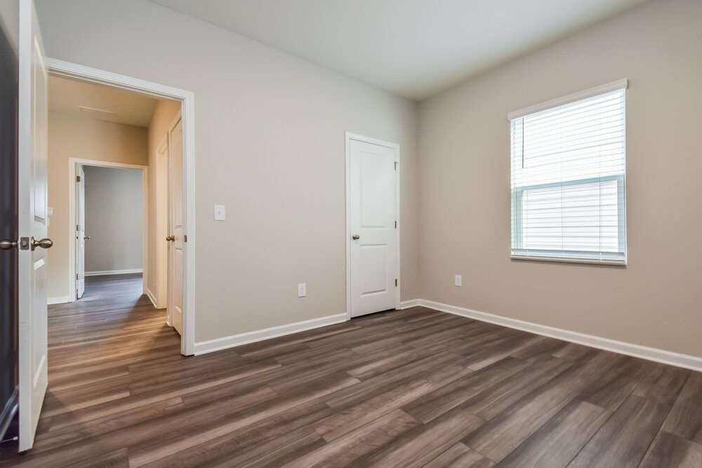 4-Bed Rental on 570 Knightsbridge Lane photo 16