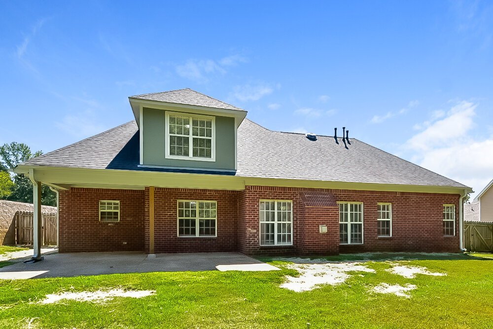 3-Bed Rental on 2007 Westwind Dr photo 17