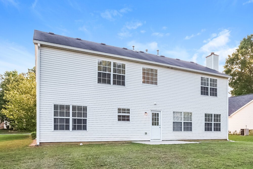 4-Bed Rental on 4065 Crescent Walk photo 17