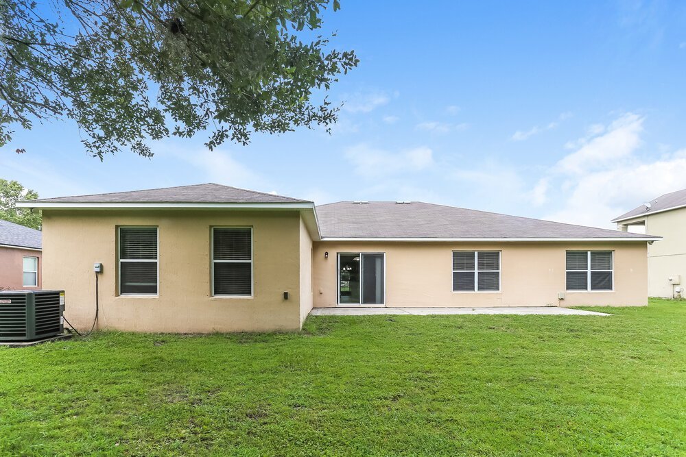 4-Bed Rental on 97122 Yorkshire Dr photo 19
