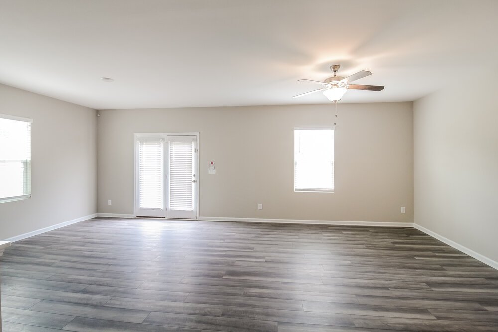 4-Bed Rental on 70 Hyde Park photo 4