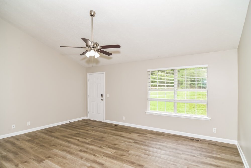 3-Bed Rental on 4560 Whites Creek photo 5