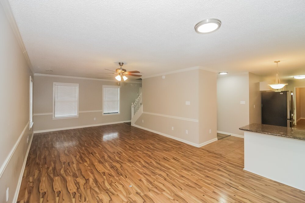 3-Bed Rental on 803 Carianne Cv photo 6