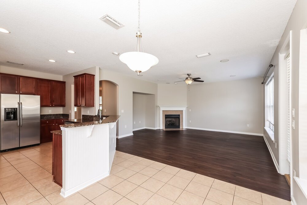 5-Bed Rental on 269 Silver Glen photo 8