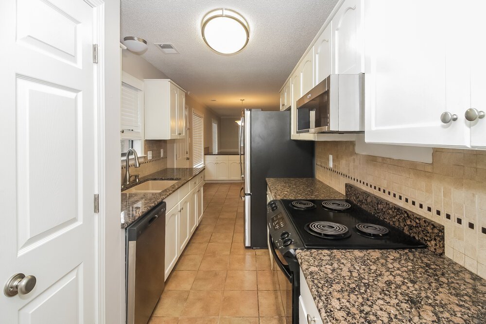 3-Bed Rental on 803 Carianne Cv photo 8