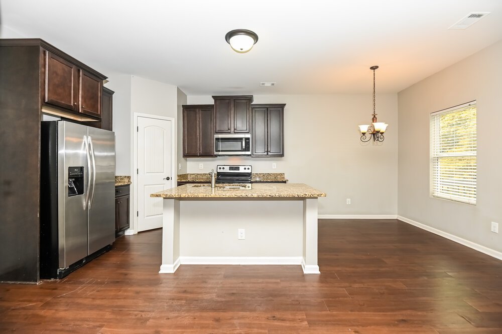 4-Bed Rental on 214 Bethany Manor photo 9
