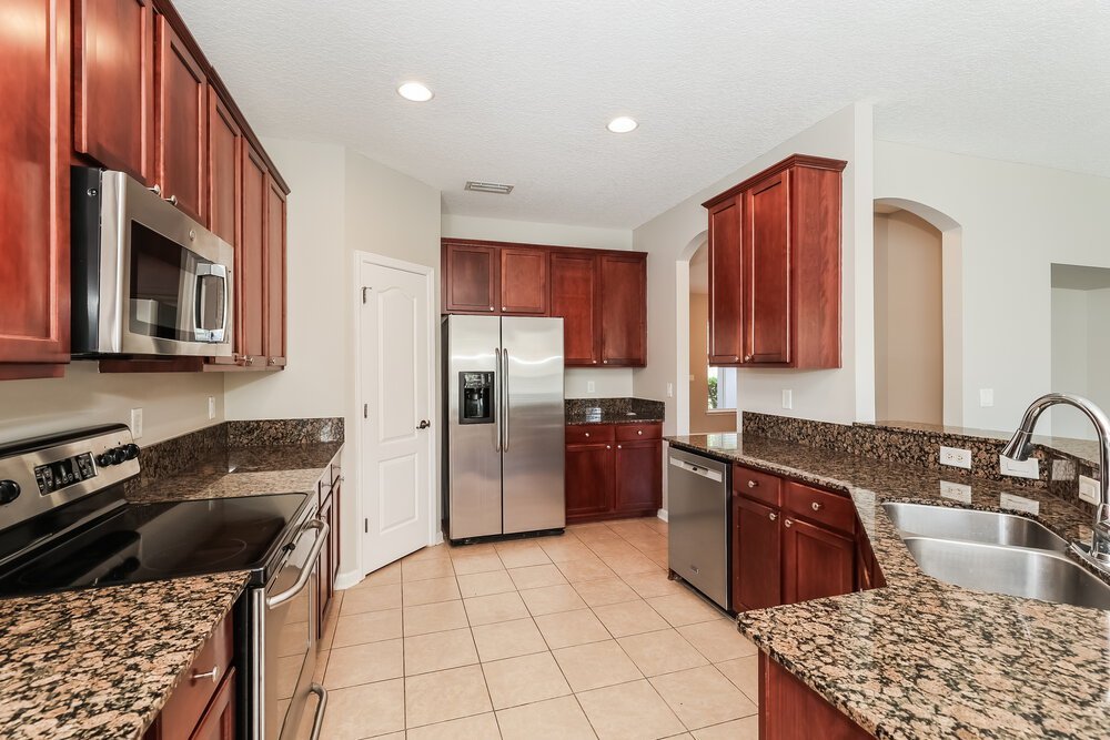 5-Bed Rental on 269 Silver Glen photo 10