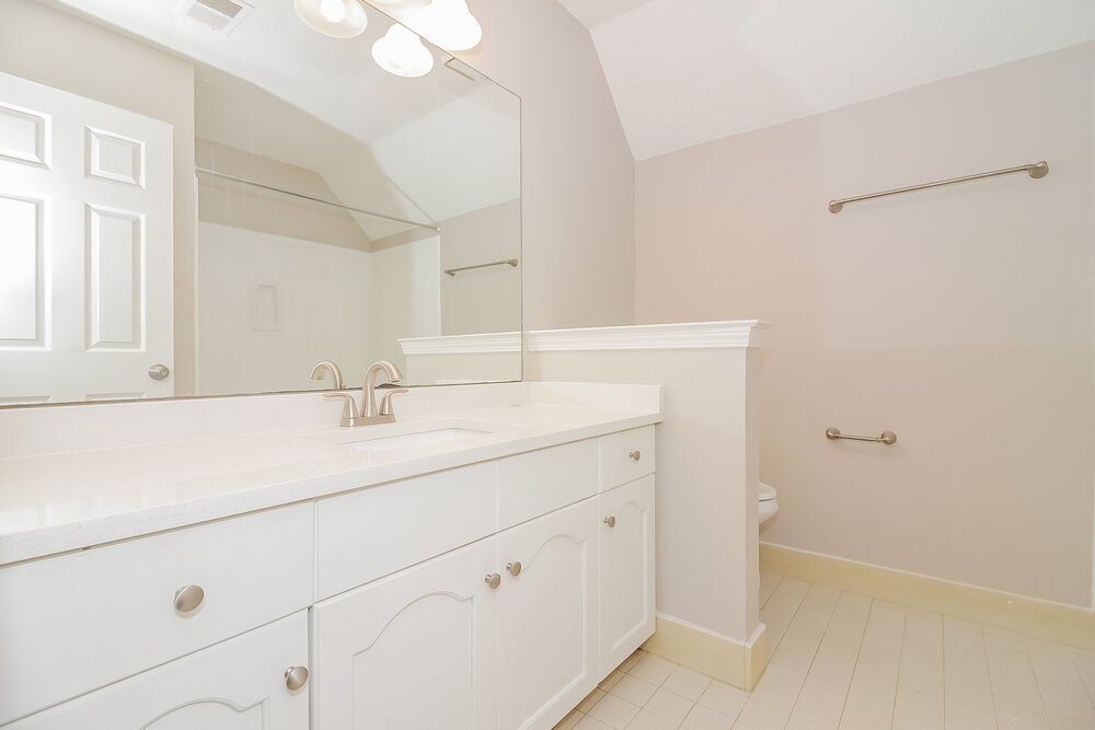 3-Bed Rental on 803 Carianne Cv photo 12