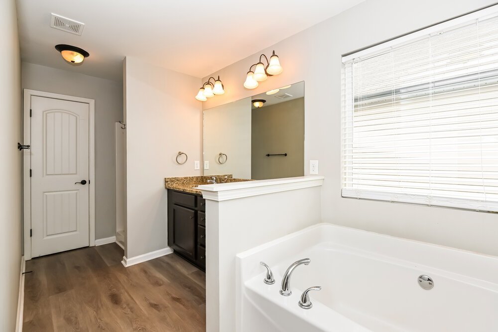 4-Bed Rental on 214 Bethany Manor photo 12