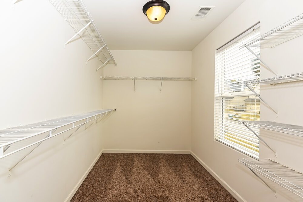 4-Bed Rental on 214 Bethany Manor photo 13