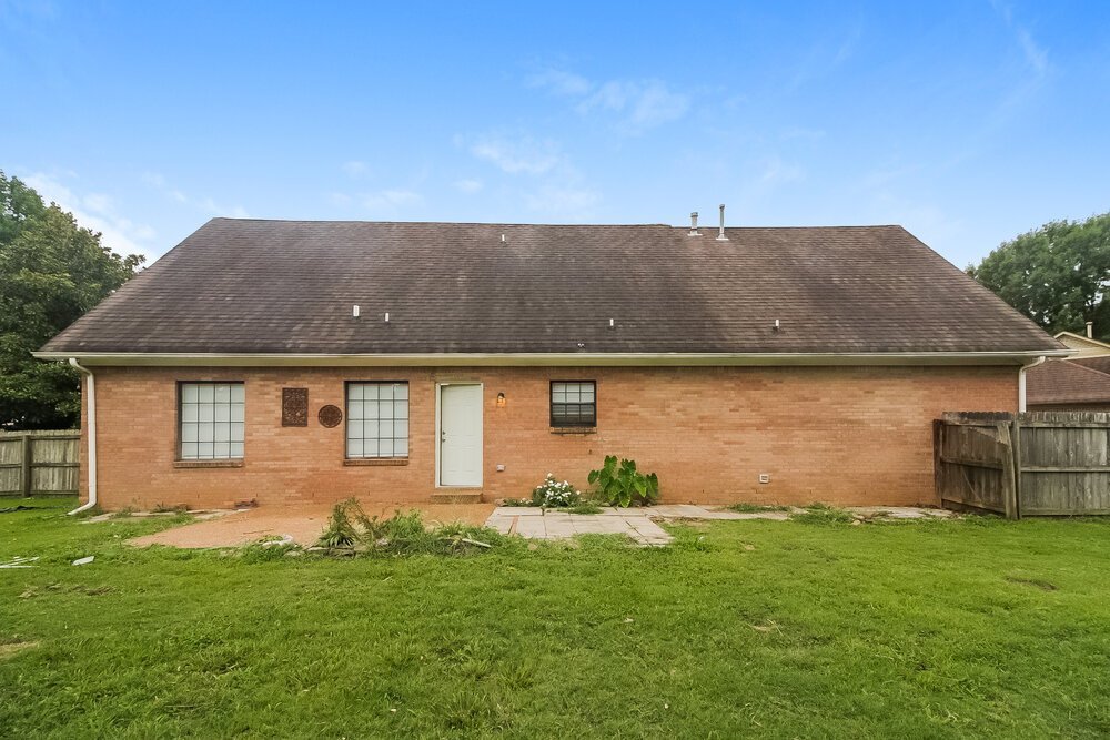 3-Bed Rental on 803 Carianne Cv photo 16